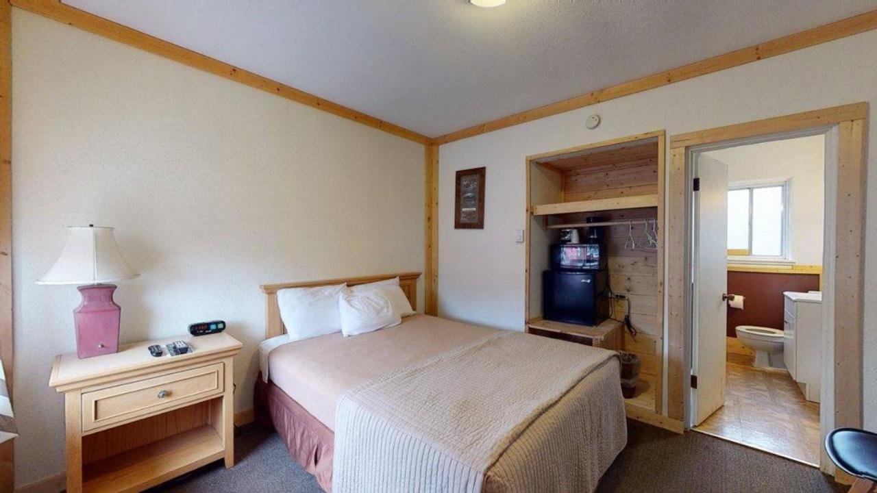 Trail'S End Motel Downtown Lewistown Екстериор снимка