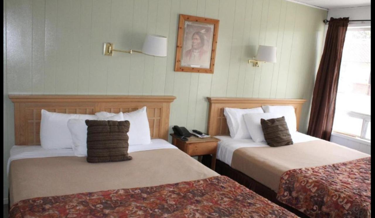 Trail'S End Motel Downtown Lewistown Екстериор снимка