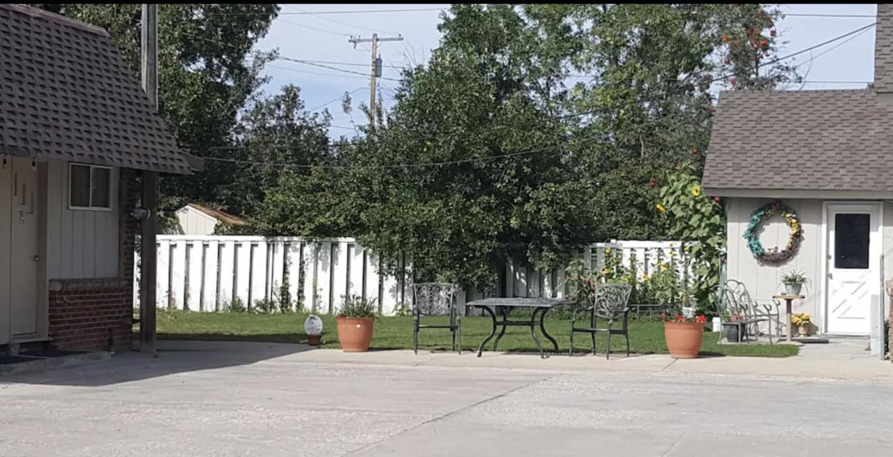 Trail'S End Motel Downtown Lewistown Екстериор снимка
