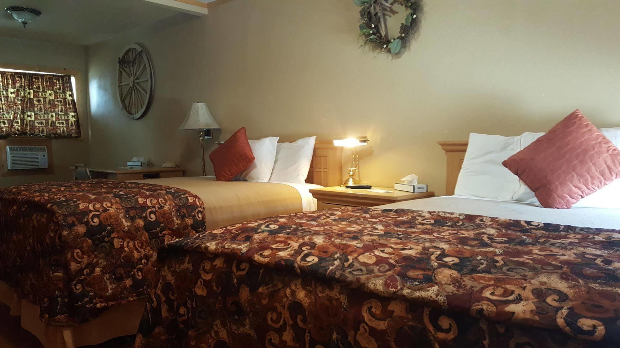 Trail'S End Motel Downtown Lewistown Екстериор снимка