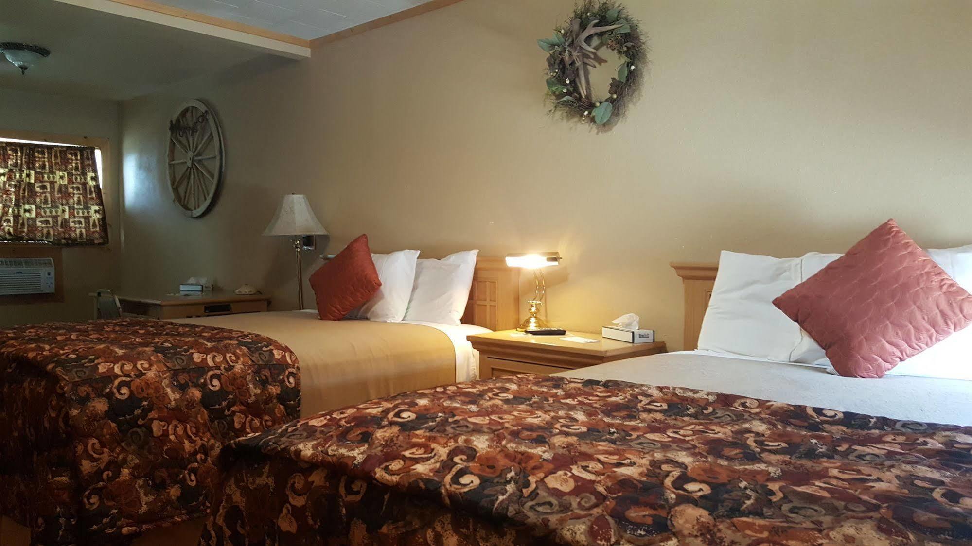 Trail'S End Motel Downtown Lewistown Екстериор снимка