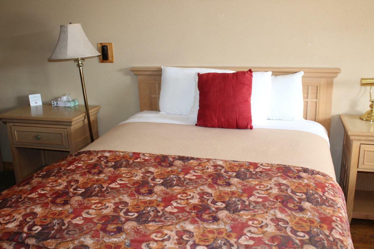 Trail'S End Motel Downtown Lewistown Екстериор снимка