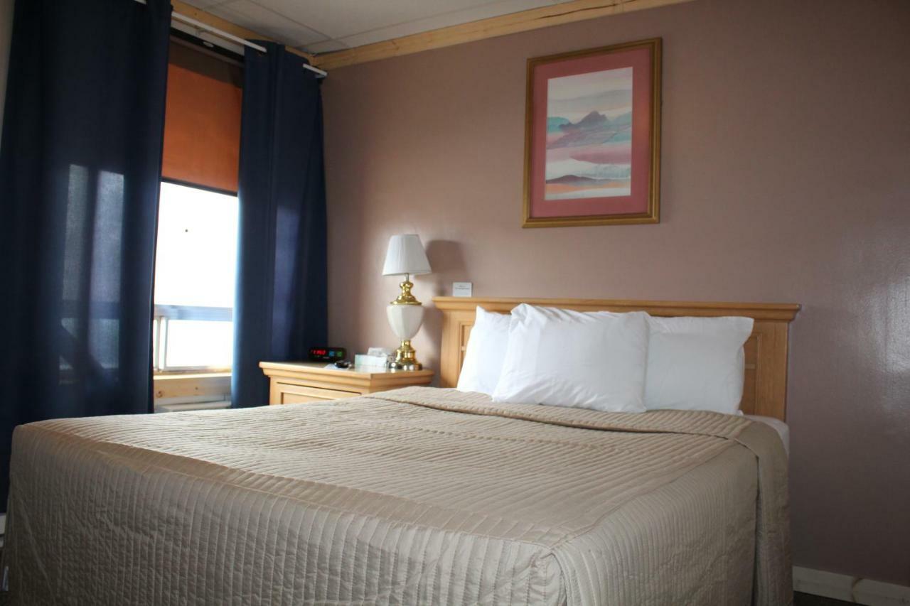 Trail'S End Motel Downtown Lewistown Екстериор снимка
